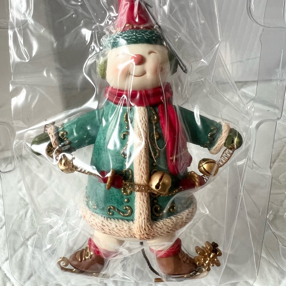 Hallmark Ornament SNOWMAN YULETIDE TREASURES PULL STRING #3
